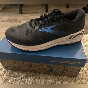 Men’s Brooks Addiction GTS 15. Size 10.5, extra wide